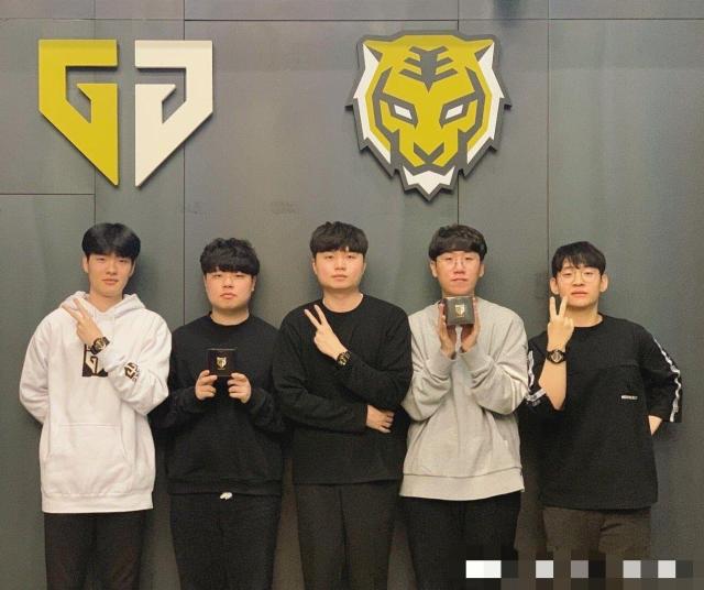 缓解锋线老 缓解锋线老