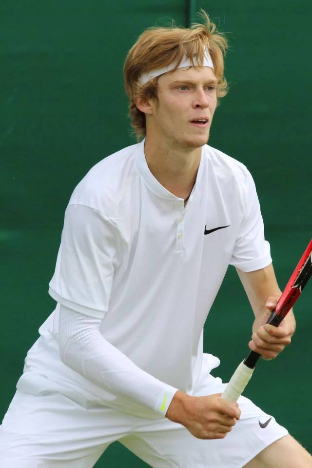 也有越位线 也有越位线